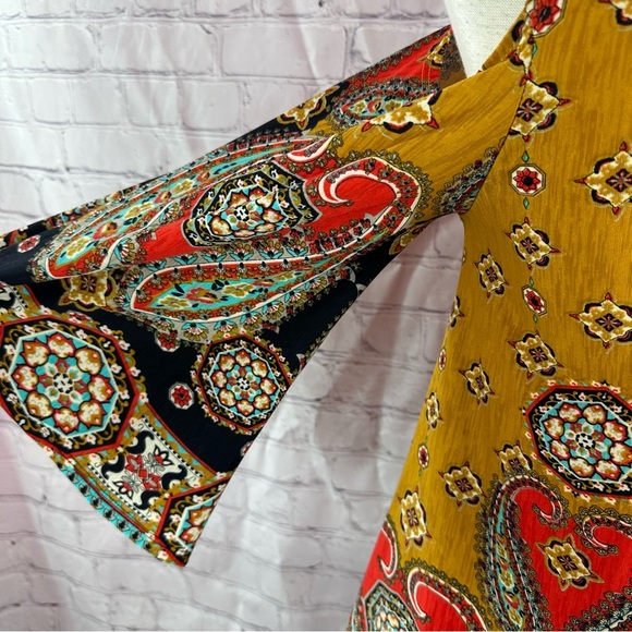NWT Boutique Mustard paisley cold shoulder flow top western boho bell sleeve - Picture 5 of 10